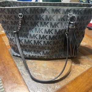 Michael Kors Purse, gray and silver. used - In excellent condition